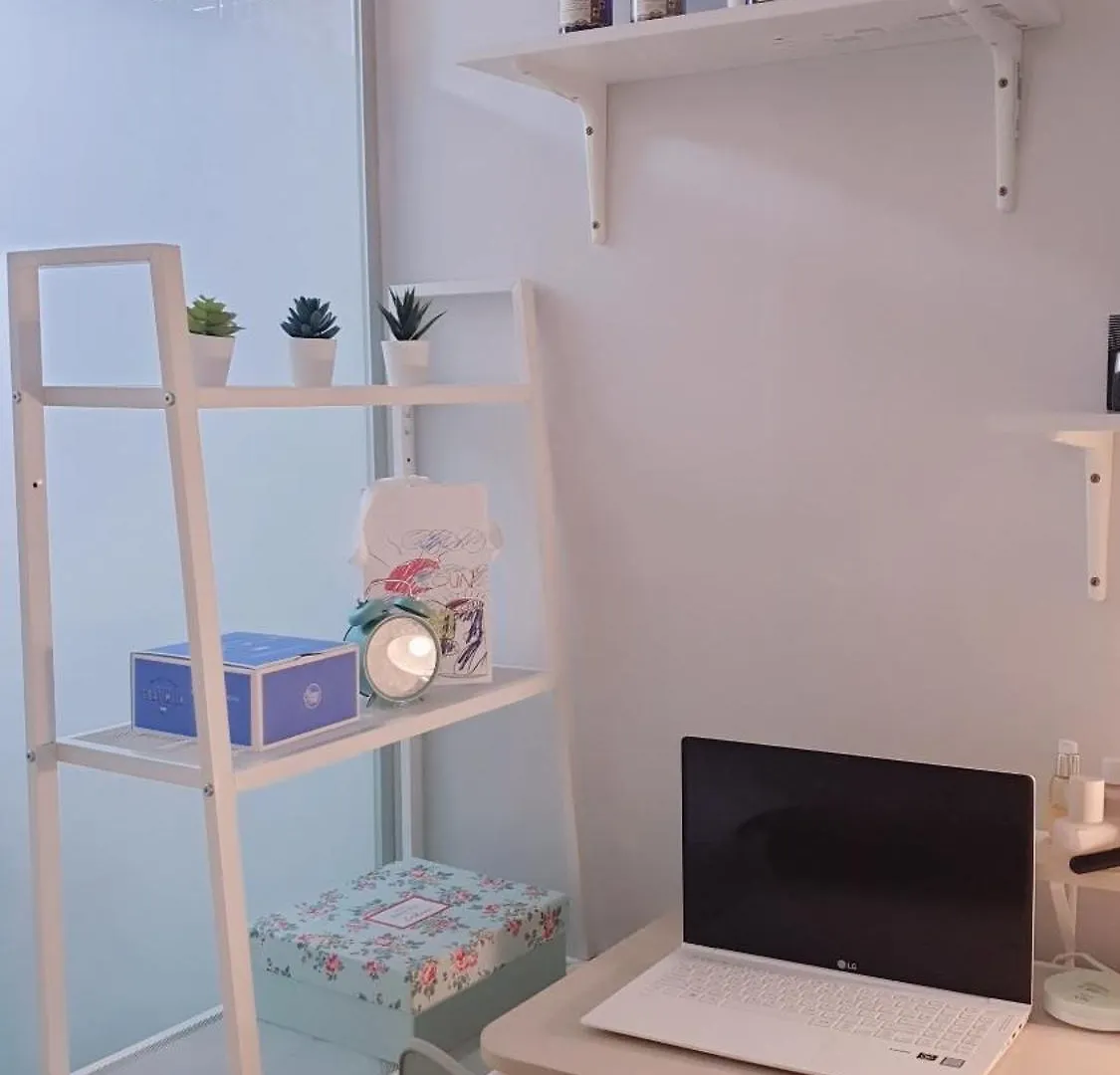 Female Only, Stay Parc Seoul South Korea